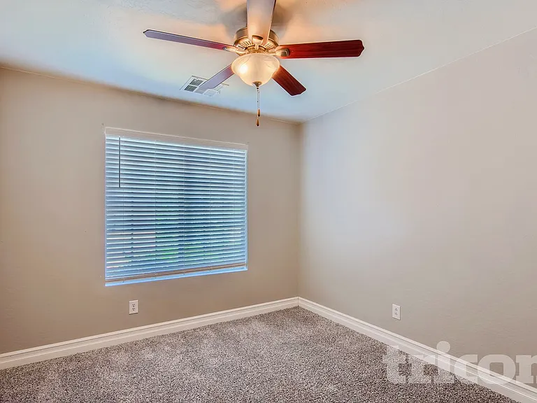 37186 W Amalfi Ave — Photo 16