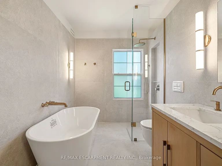 131 Markland St — Photo 38