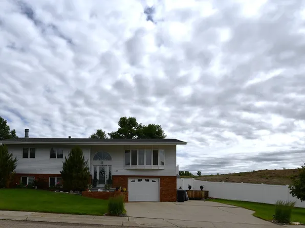 107 Juniper Ave, Glendive, MT 59330