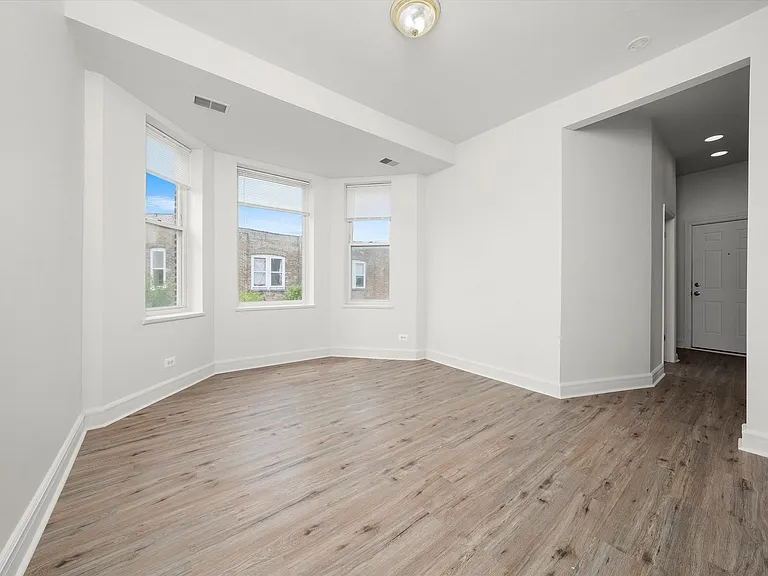 1239 S Spaulding Ave #3R — Photo 5