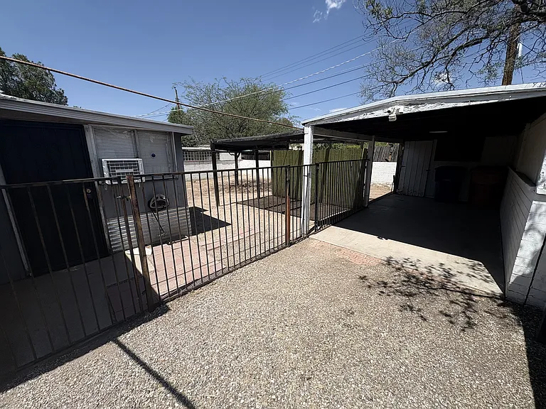 1908 N Tucker Dr — Photo 32
