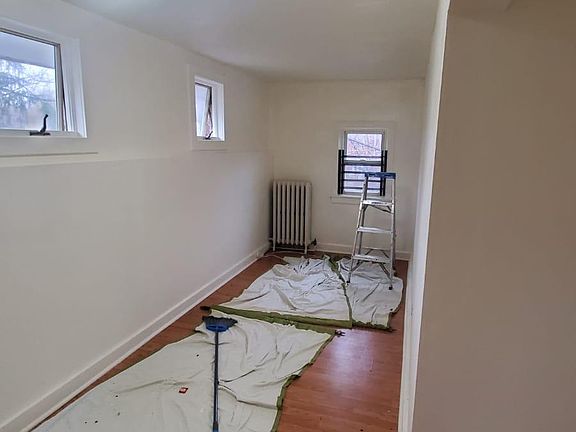2nd image of 3200 E Main St