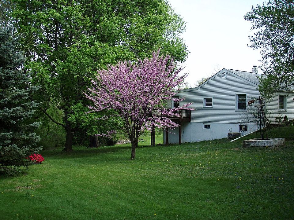 2nd image of 15415 Comus Rd