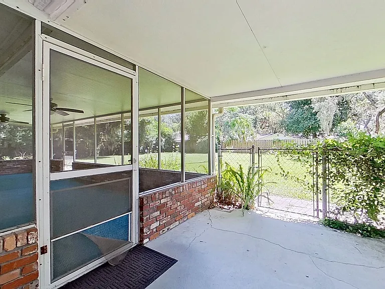 1301 Kings Rd — Photo 21