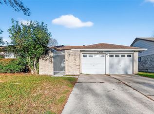 2410 Colonial Ridge Dr, Friendswood, TX 77546