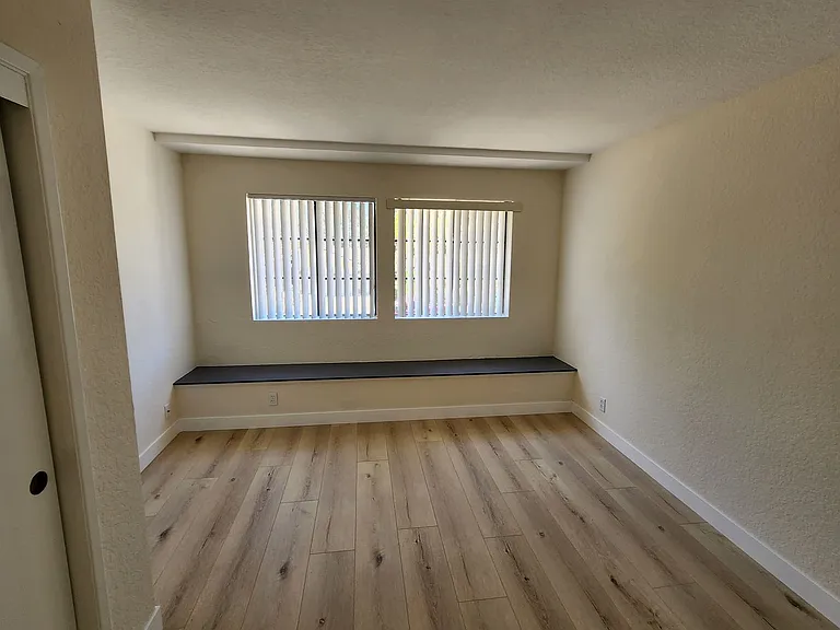 10523 Sunset Ridge Dr — Photo 11