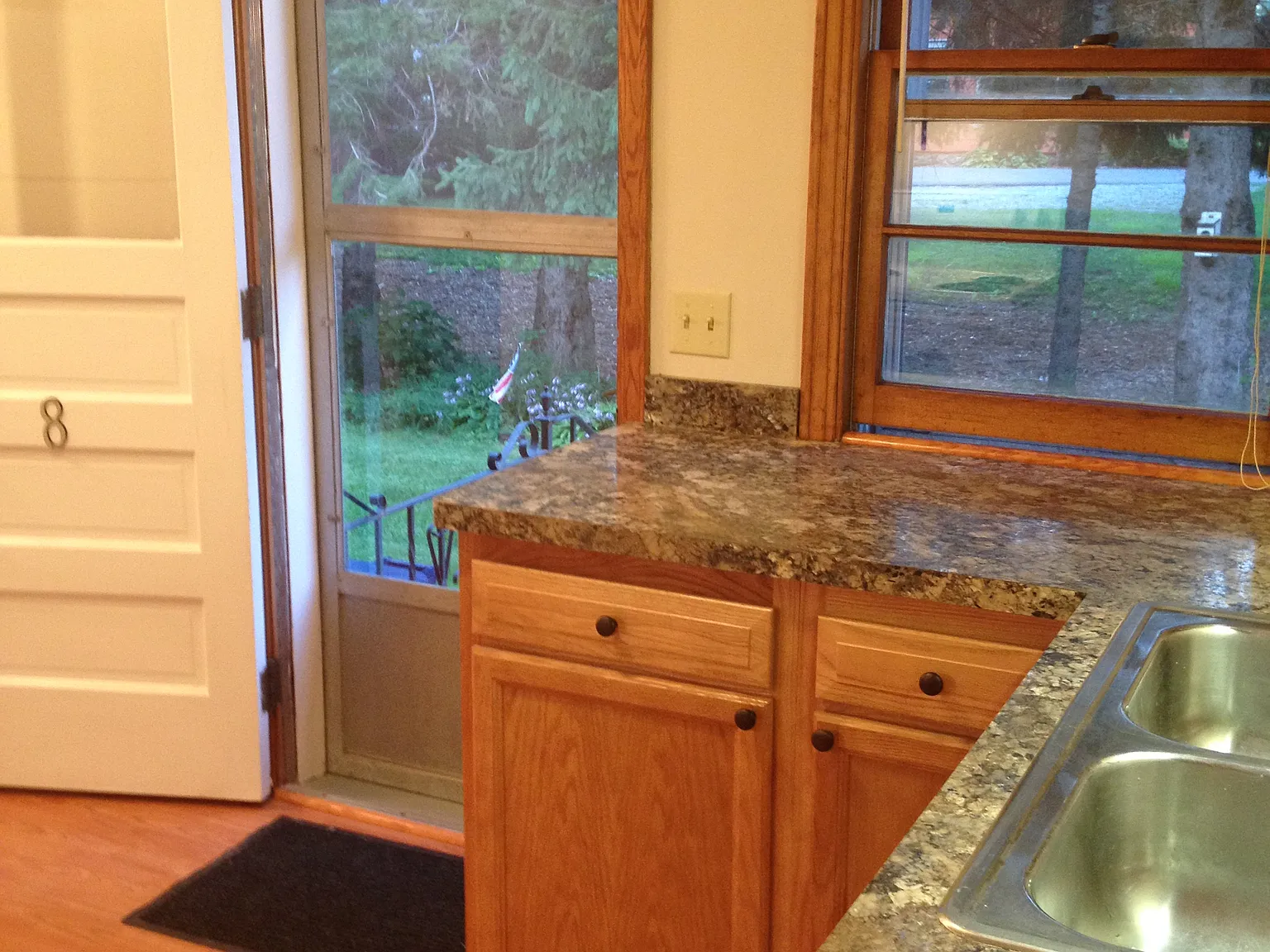 2 bed, 900 sqft, $1,325 — Photo 4