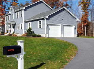 91 Twin Birch Dr, Cranston, RI 02921