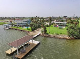 1020 Commodore Dr, Galveston, TX 77554