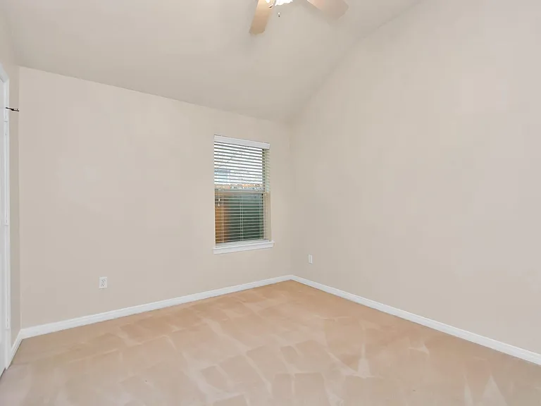 16510 Bluff Springs Dr — Photo 36