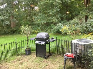 19 Hackamore Ct, Tinton Falls, NJ 07753