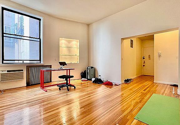 4th image of 11 E 66th St APT 2A