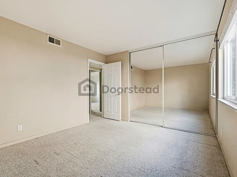 1318 B St #102 — Photo 27