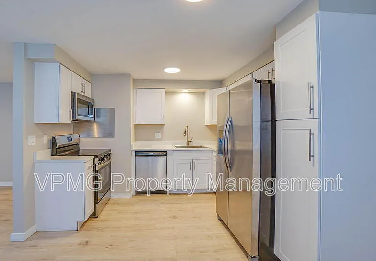 4420 Gibbons St #B — Photo 14