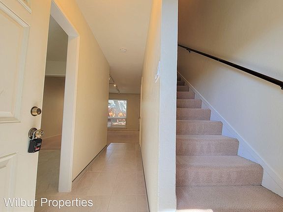 4th image of 2653 Alma St