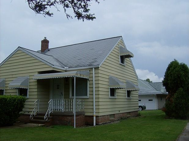 2nd image of 5027 Claremont Blvd