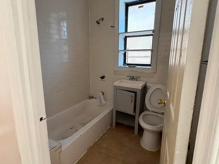 674 Saint Anns Ave #2N — Photo 2
