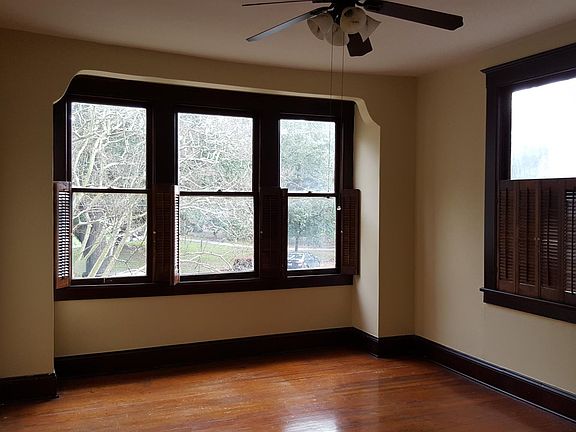 2nd image of 1601 Coliseum St #B1