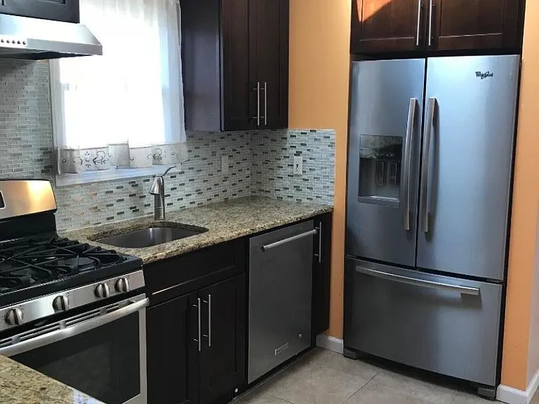 410 Lafayette Ave #2 — Photo 2