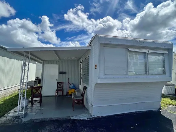 418 SE 8th St, Hallandale, FL 33009