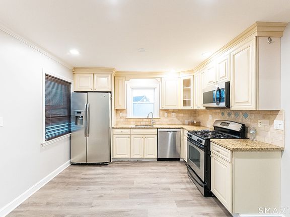 5th image of 122 Oberlin Rd