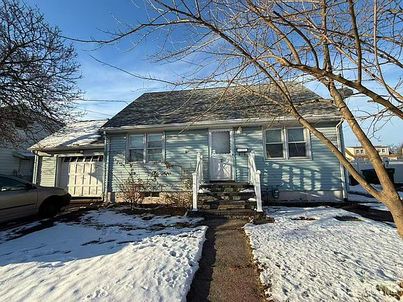 2nd image of 11 Pelham Ave