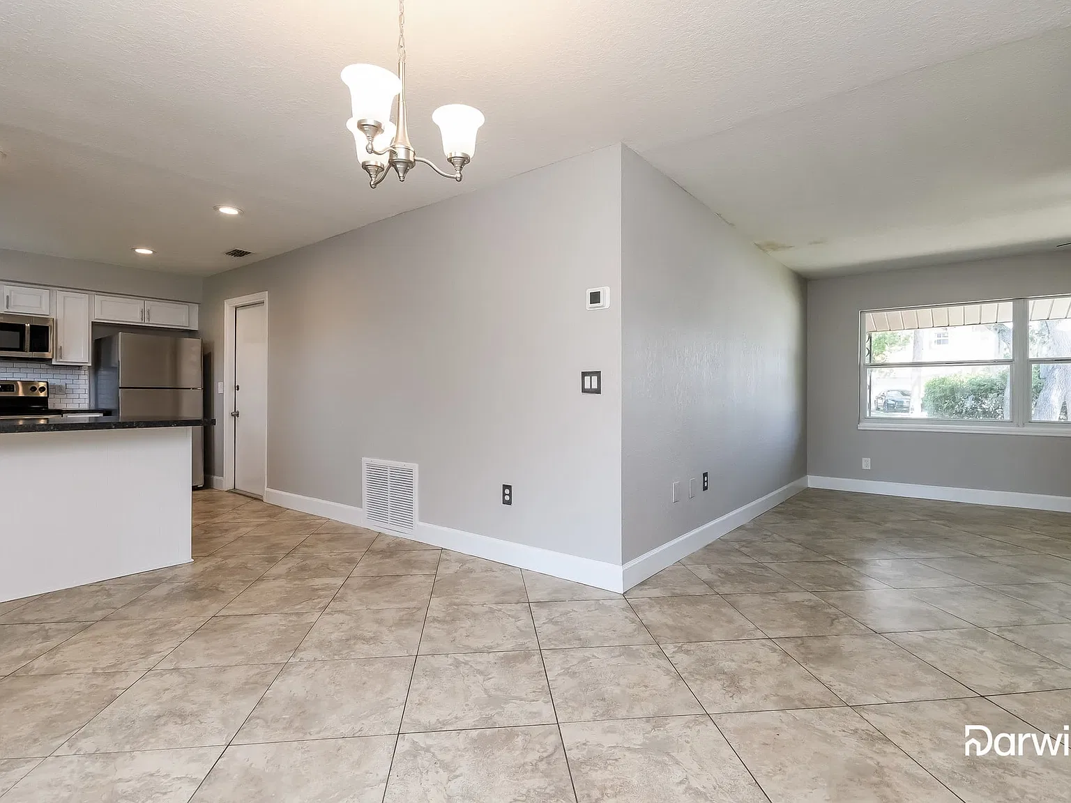3 bed, 2.0 bath, 1297 sqft, $1,985 — Photo 4