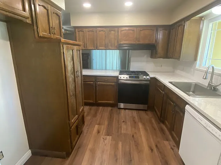 2144 Beechwood Ct — Photo 4