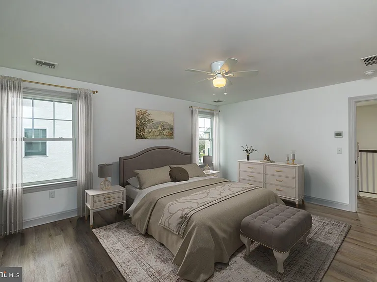 411 James St — Photo 34