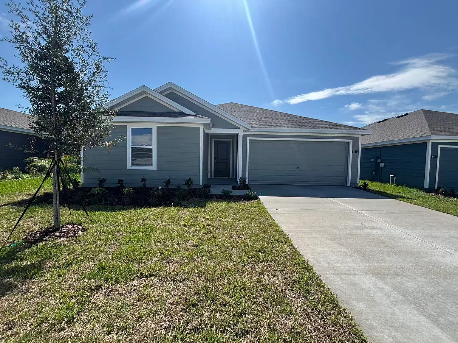 4 bed, 1985 sqft, $2,200 — Photo 1