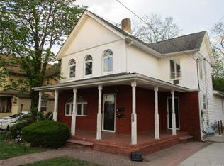 38 5th St, Valley Stream, NY 11581