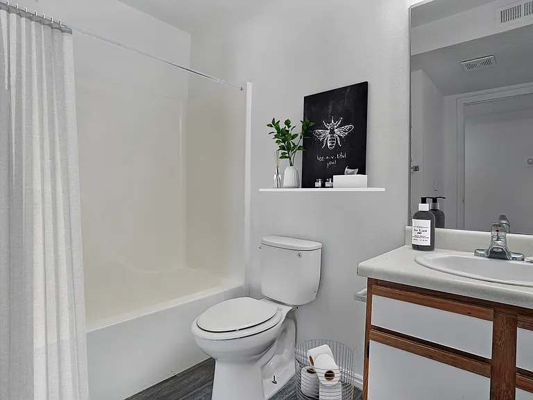 Parkgate Apartments — Photo 18