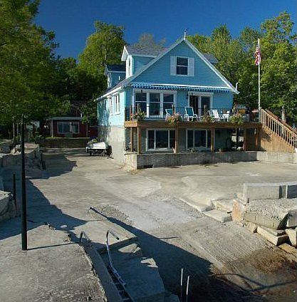 2nd image of 18 Dayton Ave