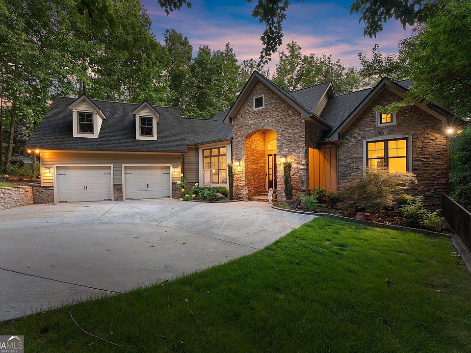 1st image of 746 Plum Ln