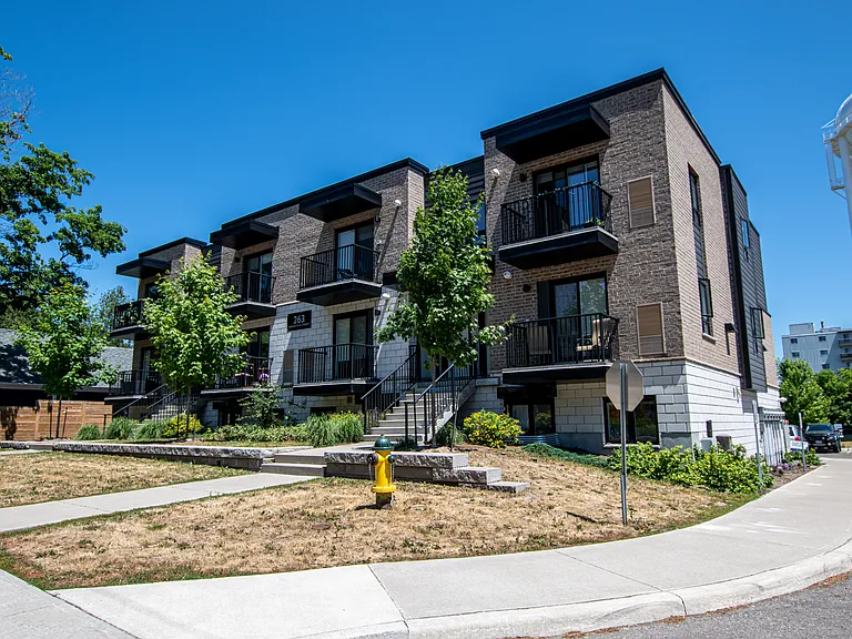 253 Exhibition St — Photo 15