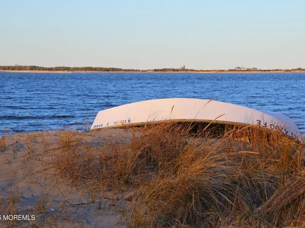 60 Matthews St #1, Highlands, NJ 07732