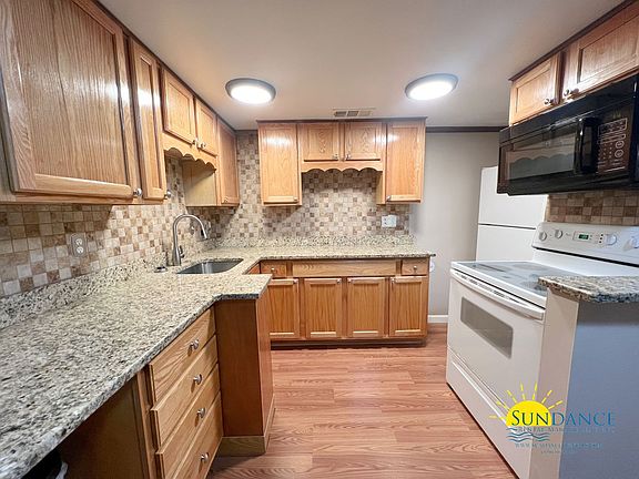5th image of 225 Wright Pkwy NW Unit 4