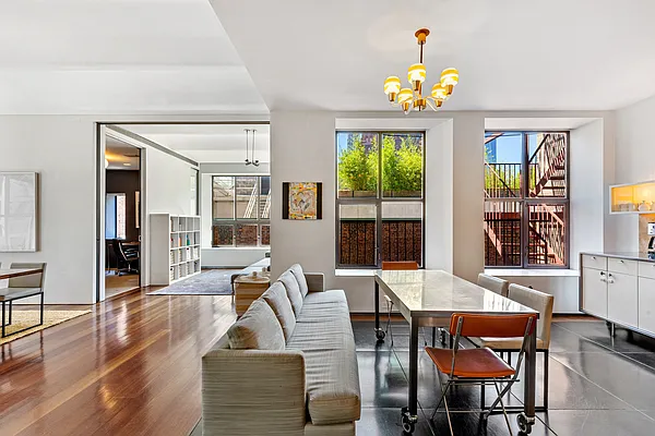 Sold by Liss Real Estate Group LLC | media 1