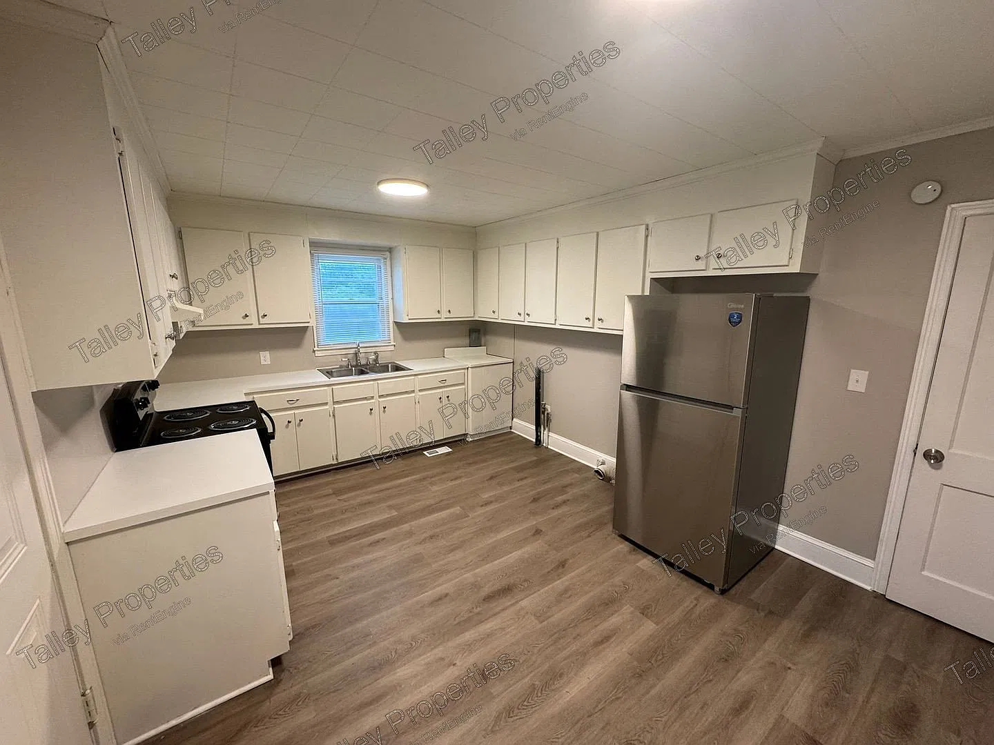 2 bed, 1.0 bath, 1200 sqft, $1,699 — Photo 4