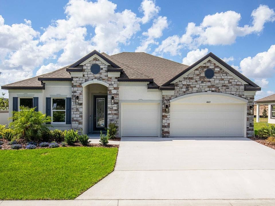 Applewood Reserve features spacious homesites with preservation views, and no CDD fees.