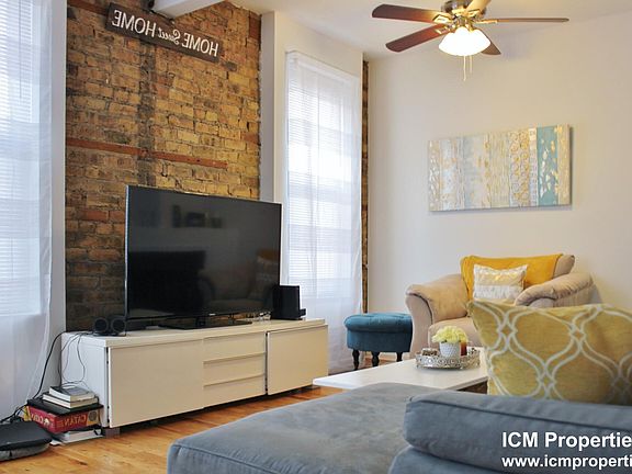 3rd image of 2060 N Hoyne Ave #2