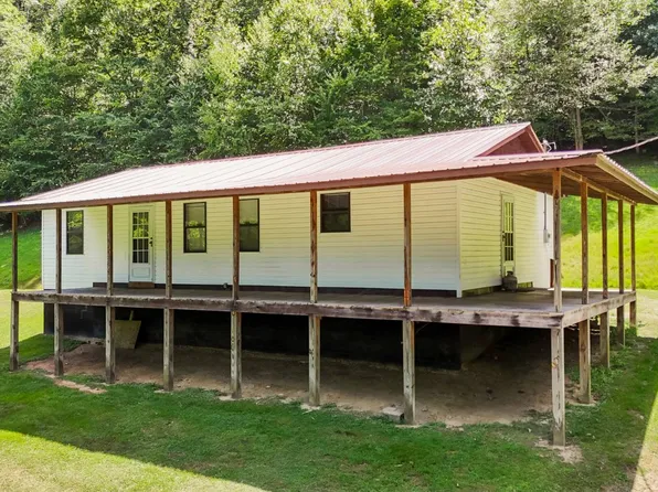 9084 Centralia Rd, Sutton, WV 26601