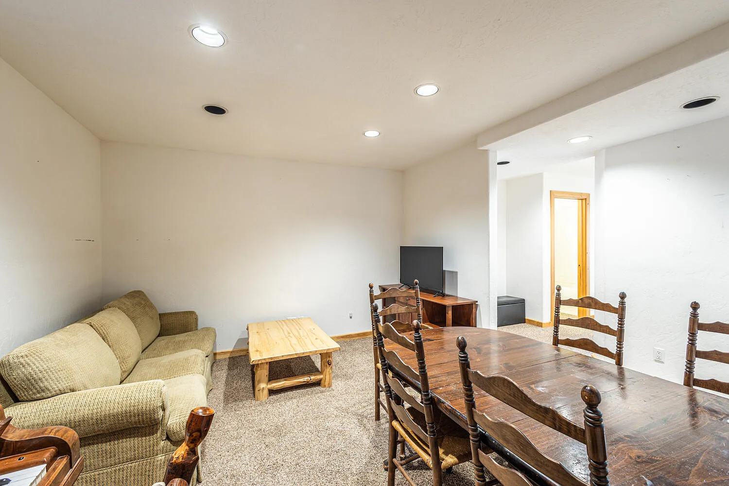 2 bed, 1100 sqft, $2,900 — Photo 3