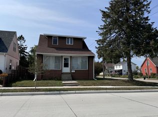 2022 Lincoln St, Two Rivers, WI 54241