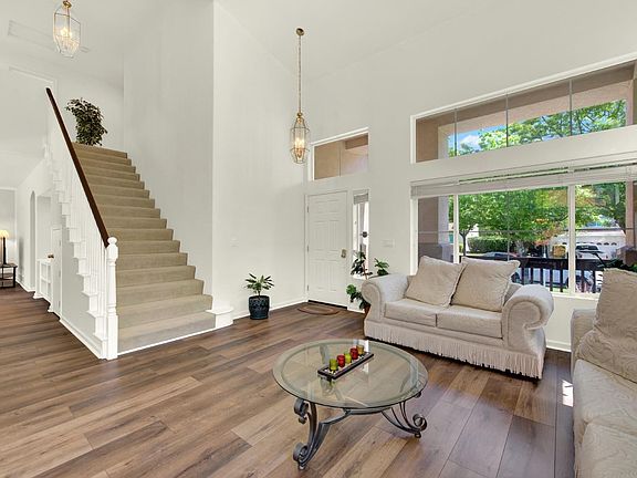 5th image of 1917 Rollingwood Drive