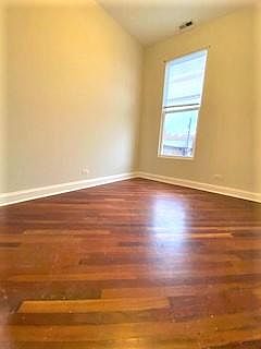 5th image of 1512 W Erie St APT 3R