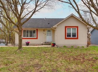 701 Hickory Hill Ln, Des Moines, IA 50317