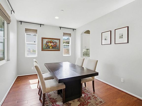 3rd image of 3954 Lake Shore St