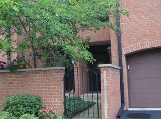 19W210 Prince George Ln, Oak Brook, IL 60523