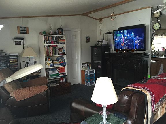 3rd image of 38 Belanger Dr